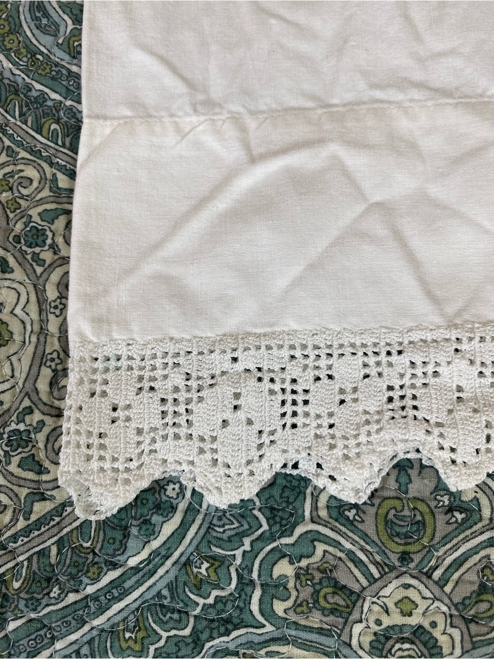 Vintage Cream Cotton Pillowcase with Crochet Lace Trim - Elegant Bedding Accent - Picture 3 of 3